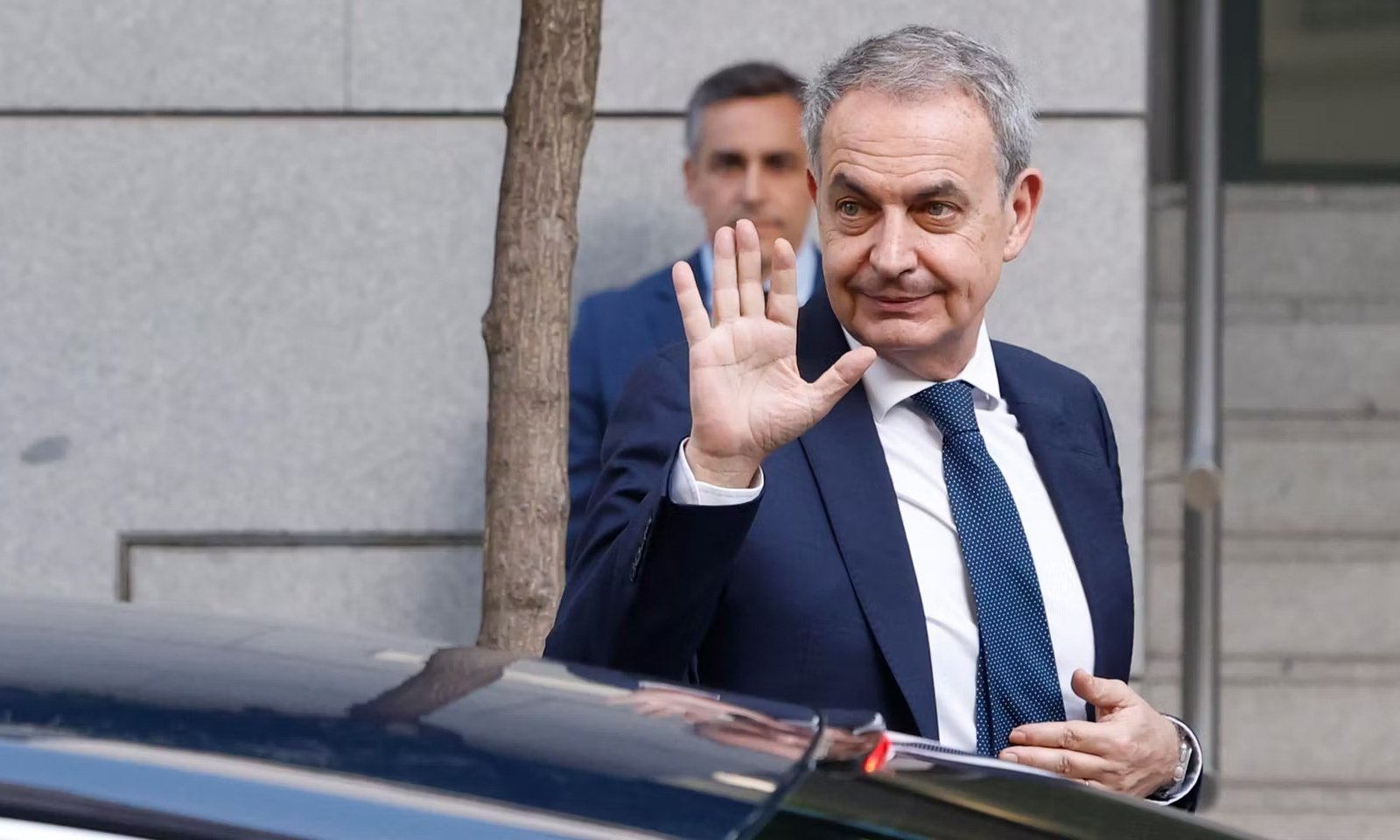 Juez rechaza retirar el pasaporte a Zapatero e imponerle medidas cautelares