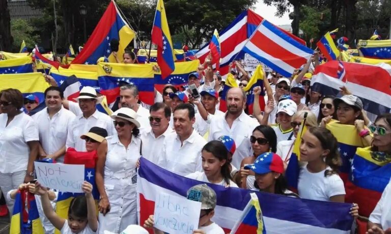 Costa Rica regularizará a venezolanos solicitantes de refugio