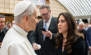 El Papa nombra a la laica mexicana Montserrat Alvarado nueva “ministra” de Comunicación
