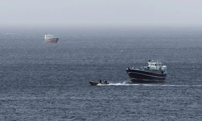 Irán cierra el estrecho de Ormuz tras ataques de Israel en el sur del Líbano