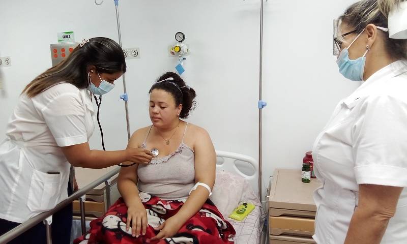 Revelan que salida de médicos cubanos del país agrava la crisis sanitaria
