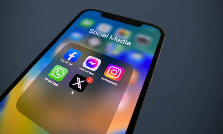 Redes sociales superan por primera vez a los medios como vía de acceso a las noticias