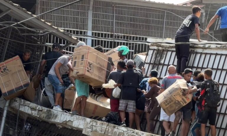 Saquean comercios en La Guaira tras terremotos