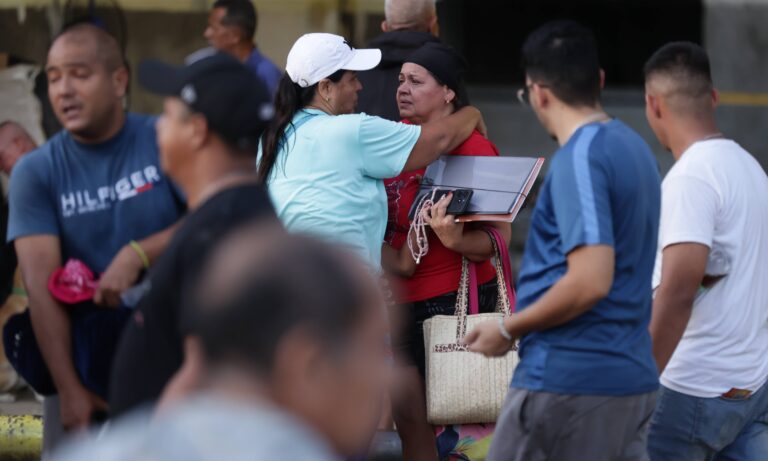 Machado llama “a la solidaridad y la movilización” de los venezolanos tras los 2 terremotos