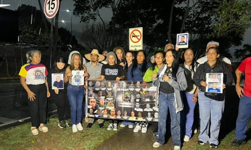 Realizan vigilia por los presos políticos frente a Embajada de Estados Unidos en Caracas
