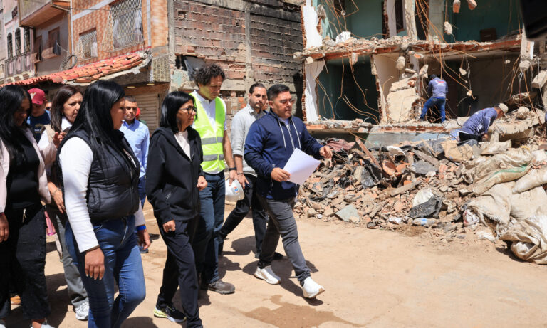 Gobierno interino anuncia “plan maestro” para reconstruir el país tras los terremotos