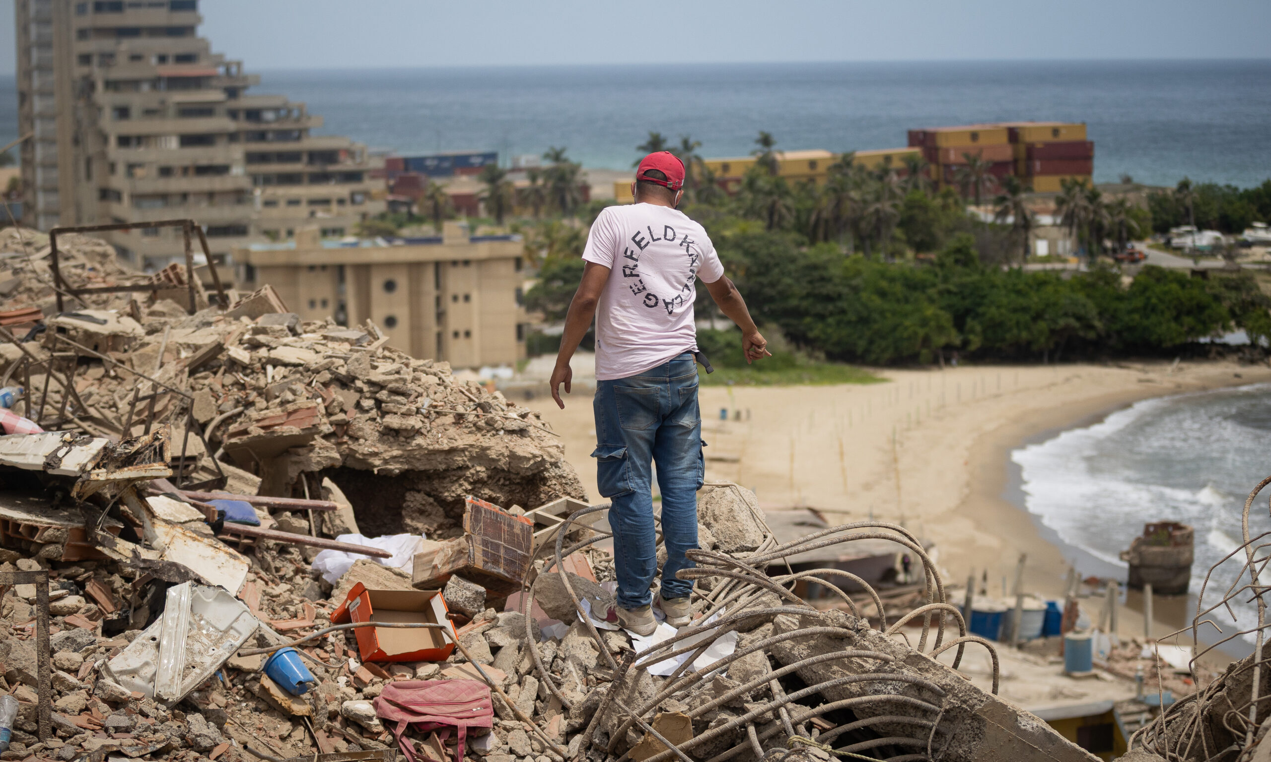 Balance oficial eleva a 2.954 los fallecidos y 16.592 los heridos por el doble terremoto