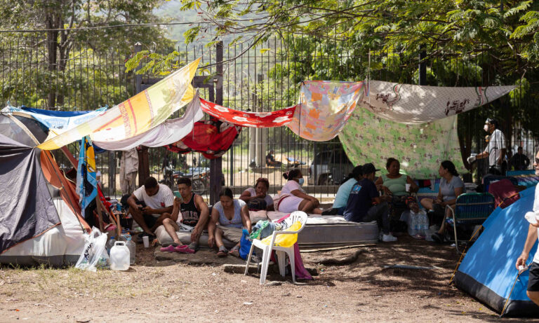 Más de 10.700 personas permanecen en 79 campamentos tras doblete sísmico