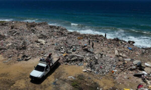 Gobierno impulsa plan de remediación ambiental en la costa de La Guaira