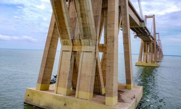 Expertos evalúan condiciones estructurales del Puente sobre el Lago