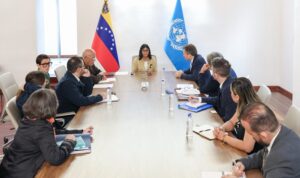 Delcy Rodríguez recibe al jefe humanitario de la ONU para coordinar respuesta a los terremotos