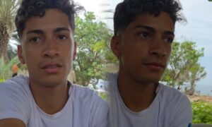 “La sangre no se vuelve agua”: joven busca a su madre entre las ruinas de La Guaira