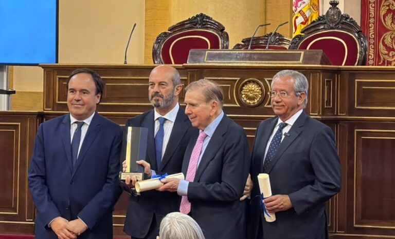 González Urrutia y Machado reciben el Premio de Convivencia en España