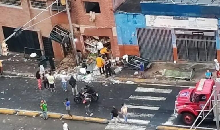 Al menos 2 heridos deja explosión en Caracas por deflagración de bombonas de gas