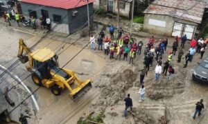 Lluvias dejan inundaciones, colapsos viales y familias reubicadas en 4 estados