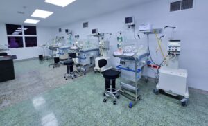 Gobernador entrega rehabilitación integral de la UCI neonatal de la Maternidad Doctor Armando Castillo Plaza