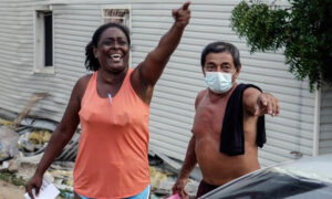 Mujer que reclamó a “Nicolasito” en La Guaira: “Aquí hay un desgobierno”