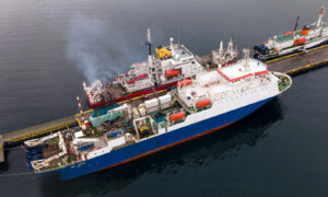 Buque especializado llega a Falcón para reparar cable submarino de Internet