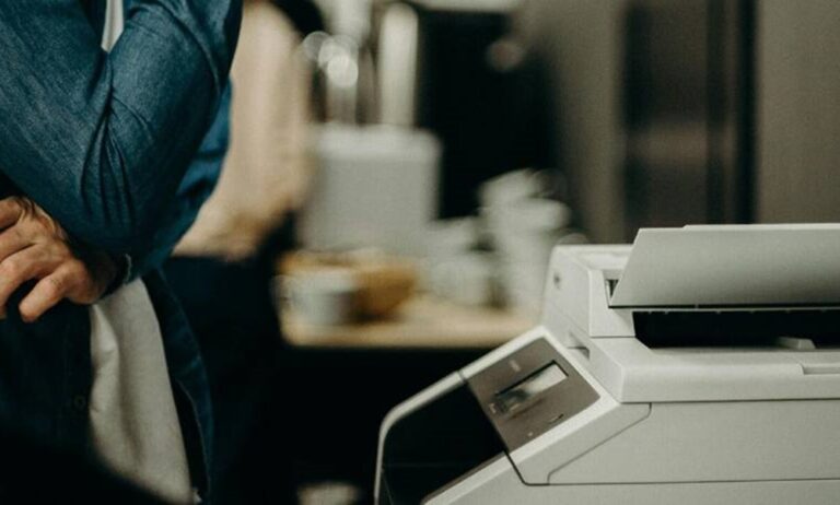 Impresora láser color vs. Monocromática: ¿cuál necesita realmente tu negocio?
