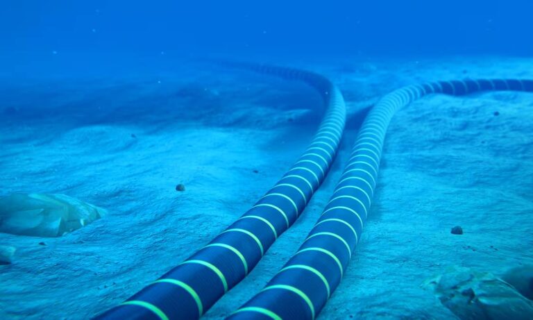 Inician reparación de cable submarino dañado por el doble terremoto