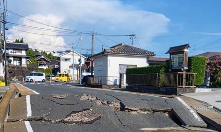 Japón reporta solo un muerto, decenas de heridos y atrapados tras terremoto de magnitud 7,1