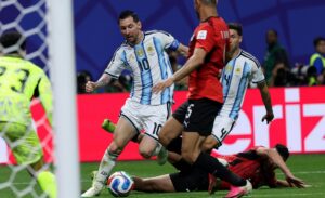 Messi agranda su leyenda: es líder goleador con 8 y 21 en todas las copas