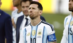 Messi regresa a Argentina en avión privado, sin contacto con aficionados