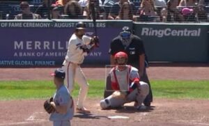 Luis Arráez a solo un hit de ser el nuevo líder bate de la MLB
