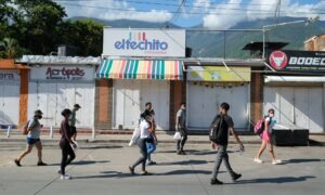 Comerciantes denuncian cobros de impuestos por la Alcaldía de Vargas tras terremotos
