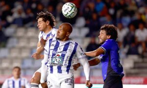 Salomón Rondón asume el liderato de goleo en México