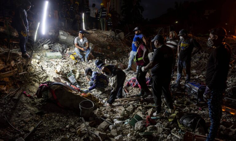 Llega a 5.398 la cifra oficial de muertos por el doble terremoto