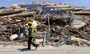 Contabilizan al menos 2.595 muertos y 12.400 heridos por el doble terremoto