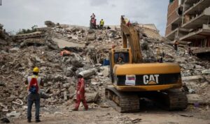 La Guaira a 12 días de los terremotos: intentos de recuperar cuerpos y largas filas de comida