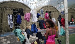 Enfermedades crónicas y diarrea aumentan en damnificados de La Guaira por los sismos