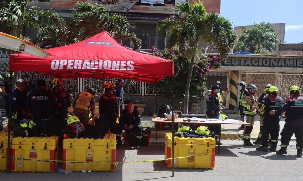 Operativo de rescate del vigilante Hernán Gil supera las 48 horas en Catia La Mar