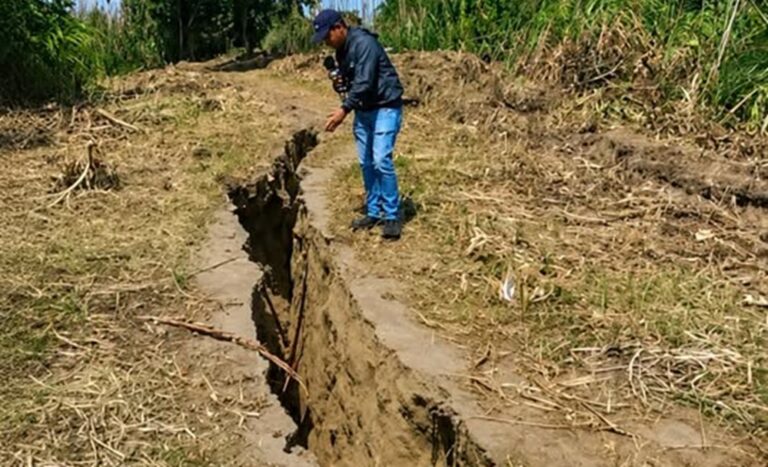 Reportan grieta de más de 300 metros en tierras de Yaracuy tras los terremotos