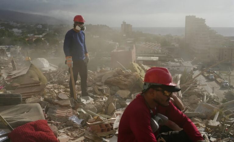 El doble terremoto deja también riesgos ambientales en La Guaira