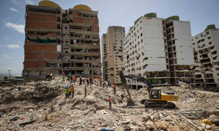 Contabilizan 5.546 fallecidos a un mes del doble terremoto