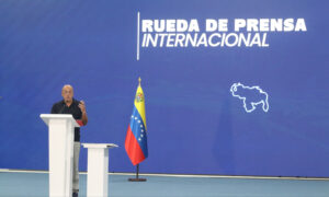 Jorge Rodríguez tilda de “irrespeto” discutir sobre el CNE o el TSJ en la emergencia