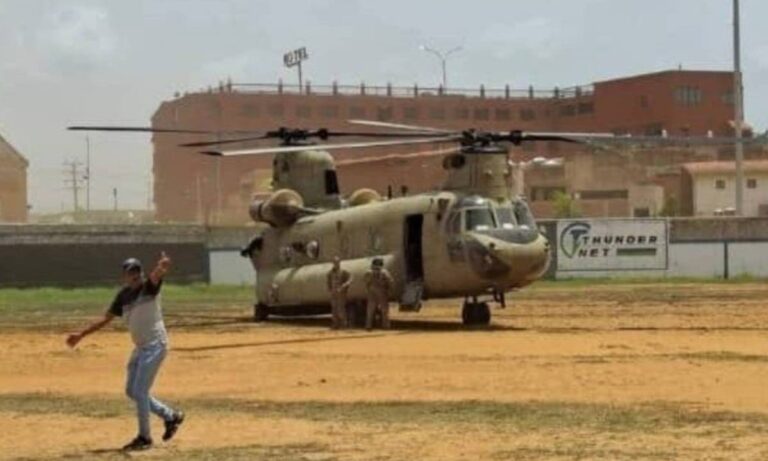 Llega a Tucacas helicóptero de EE. UU. con ayuda humanitaria para damnificados