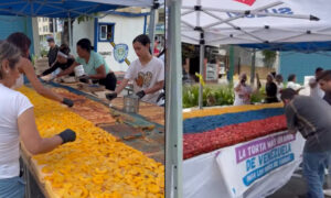 Elaboran la torta más grande de Venezuela para niños damnificados por los sismos