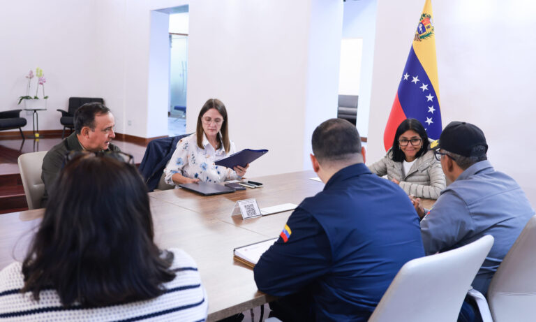 Delcy Rodríguez encabeza reunión sobre recuperación del sistema eléctrico