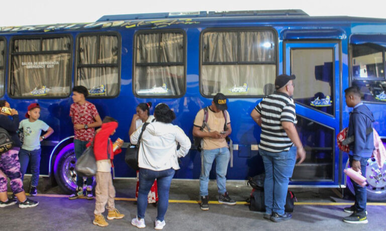 Más de 70.000 personas se han movilizado en agosto por el Terminal de Maracaibo