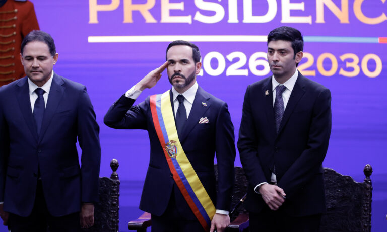 De la Espriella toma posesión y promete mano dura contra el crimen en Colombia