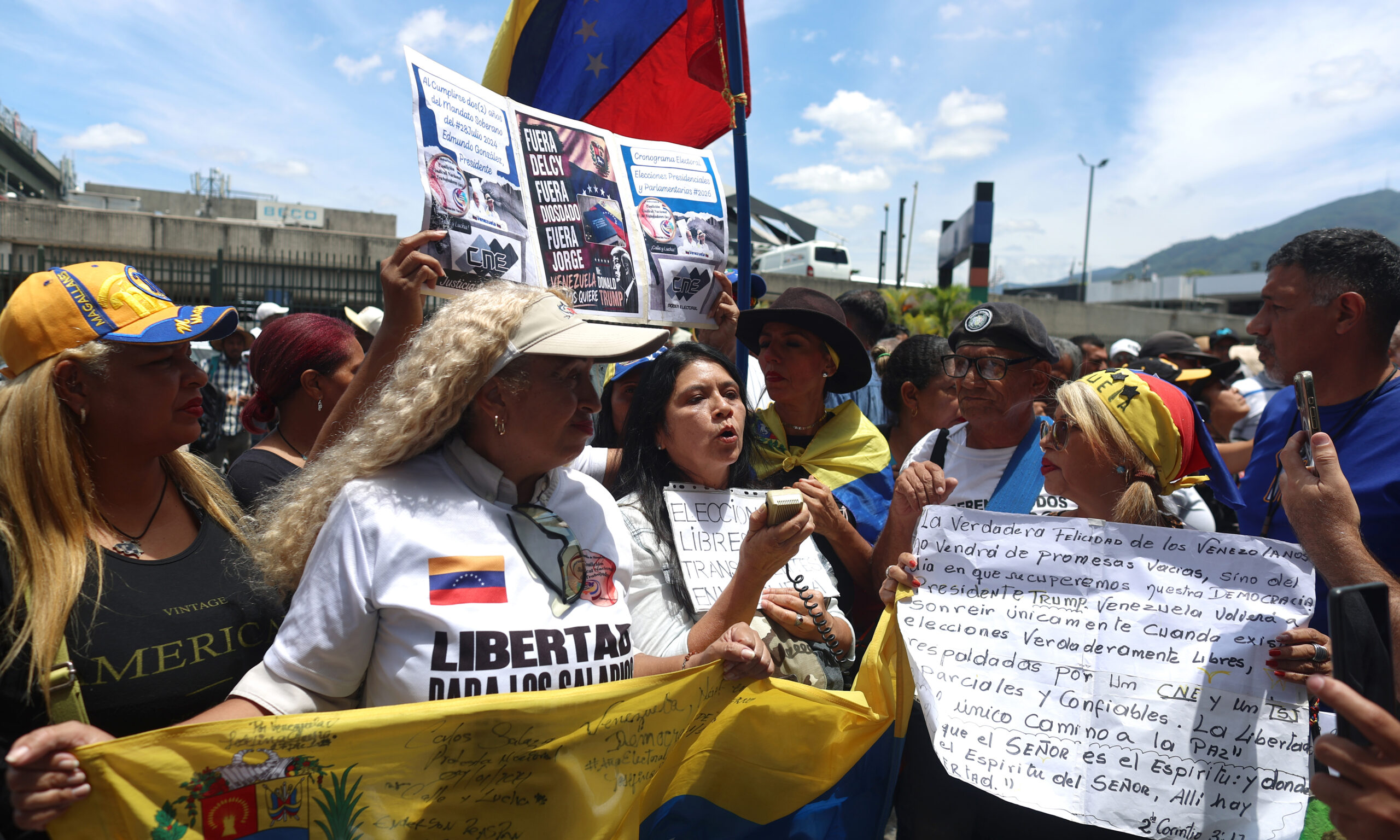 Sindicalistas exigen que diálogo entre chavismo y oposición sea público