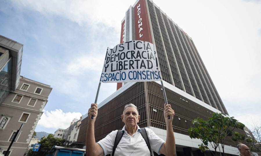 Activistas exigen a la mesa de diálogo la designación inmediata de un nuevo CNE