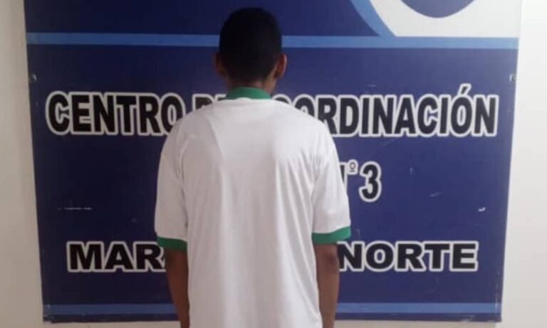 Adolescente golpea en la cara a su madre en el barrio El Mamón