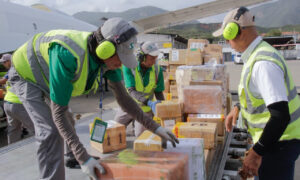 Reanudan operaciones de carga y descarga en el aeropuerto de Maiquetía tras los terremotos