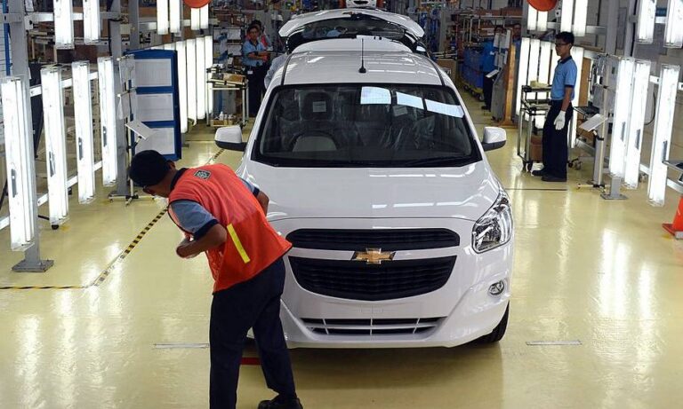 Bloomberg: General Motors evalúa un eventual regreso al país