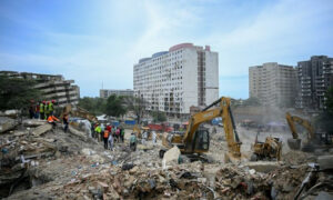 Siguen buscando muertos en la OPPEE 26 en Caraballeda tras 45 días de los terremotos
